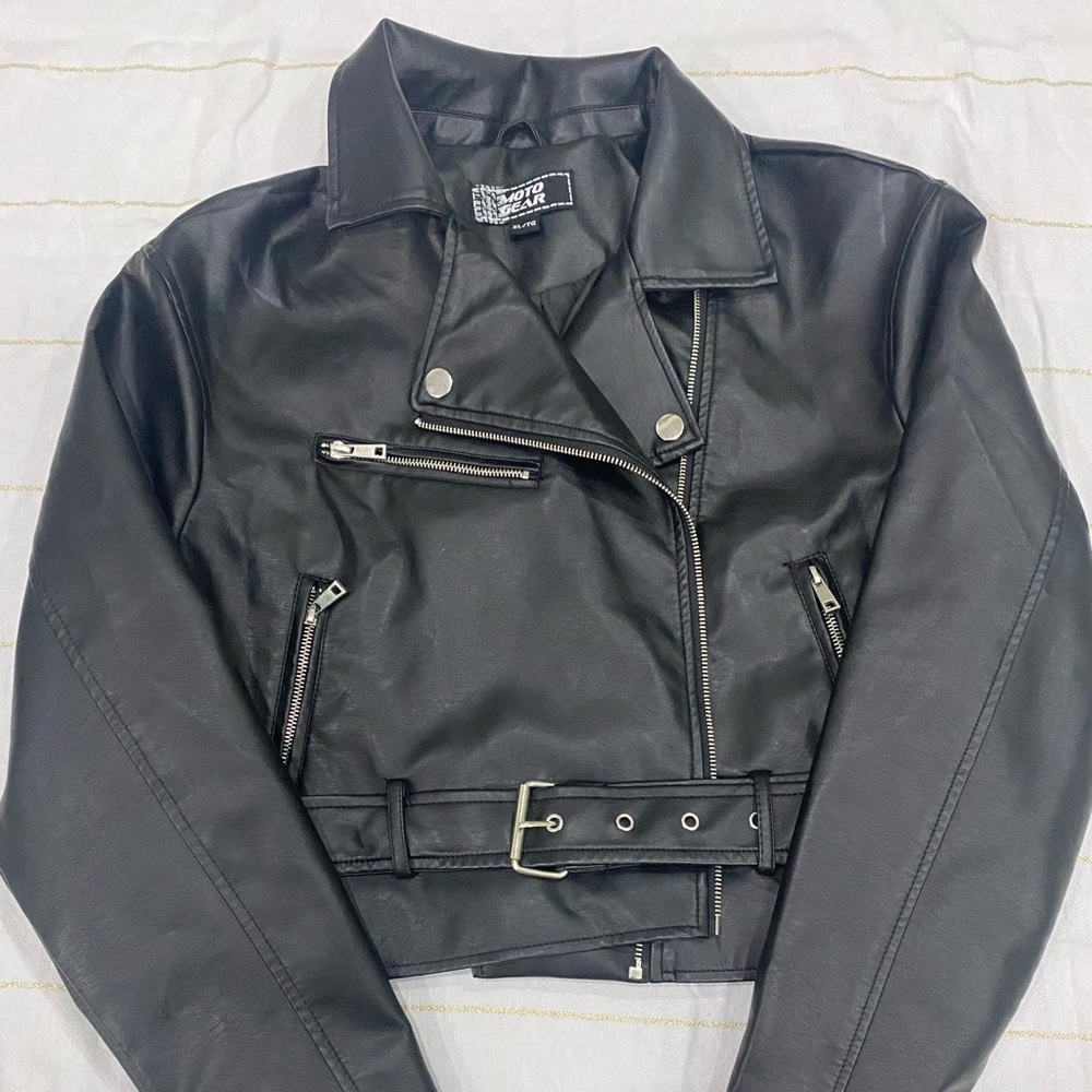 Moto gear black leather jacket